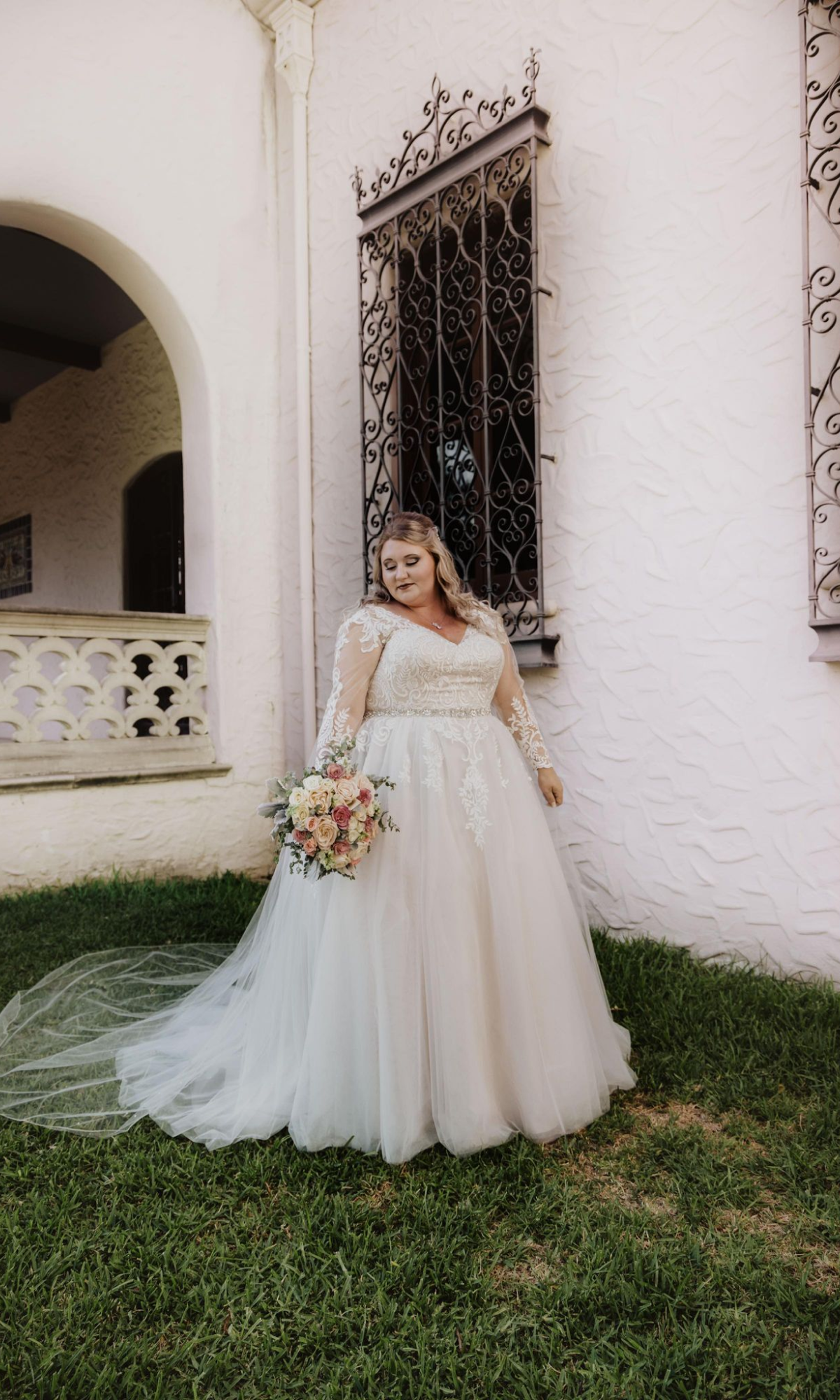 bride photoshoot outdoors