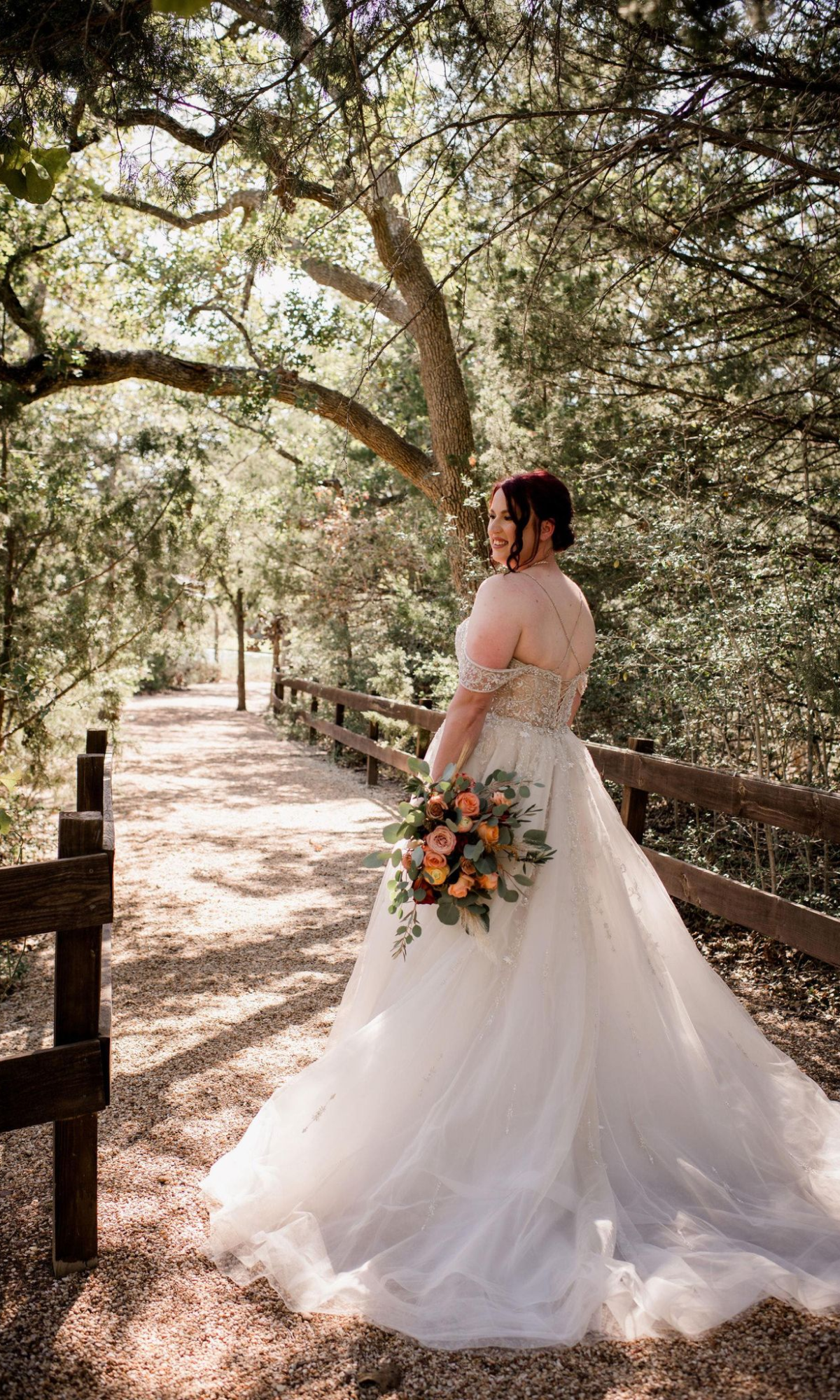 bride outdoor photoshoot